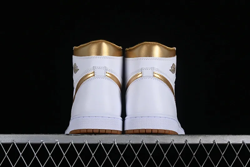 All categories Air Jordan Jordan series basketball shoes Air Jordan 1 High Air Jordan 1 High OG "Metallic Gold" AJ1 Joe 1 luxury platinum high-top basketball shoes FD2596-107